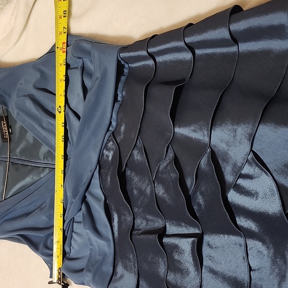 Adrianna Papelle cocktail special occasion dress scalloped skirt blue satin 12 - Picture 9 of 9